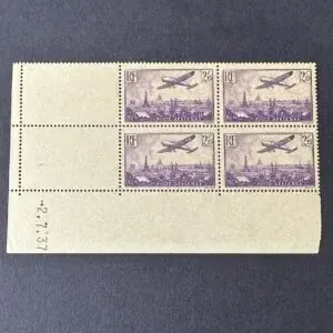 Poste Aérienne Y&T 10 "Vue de Paris" coin daté NEUF ** - TB