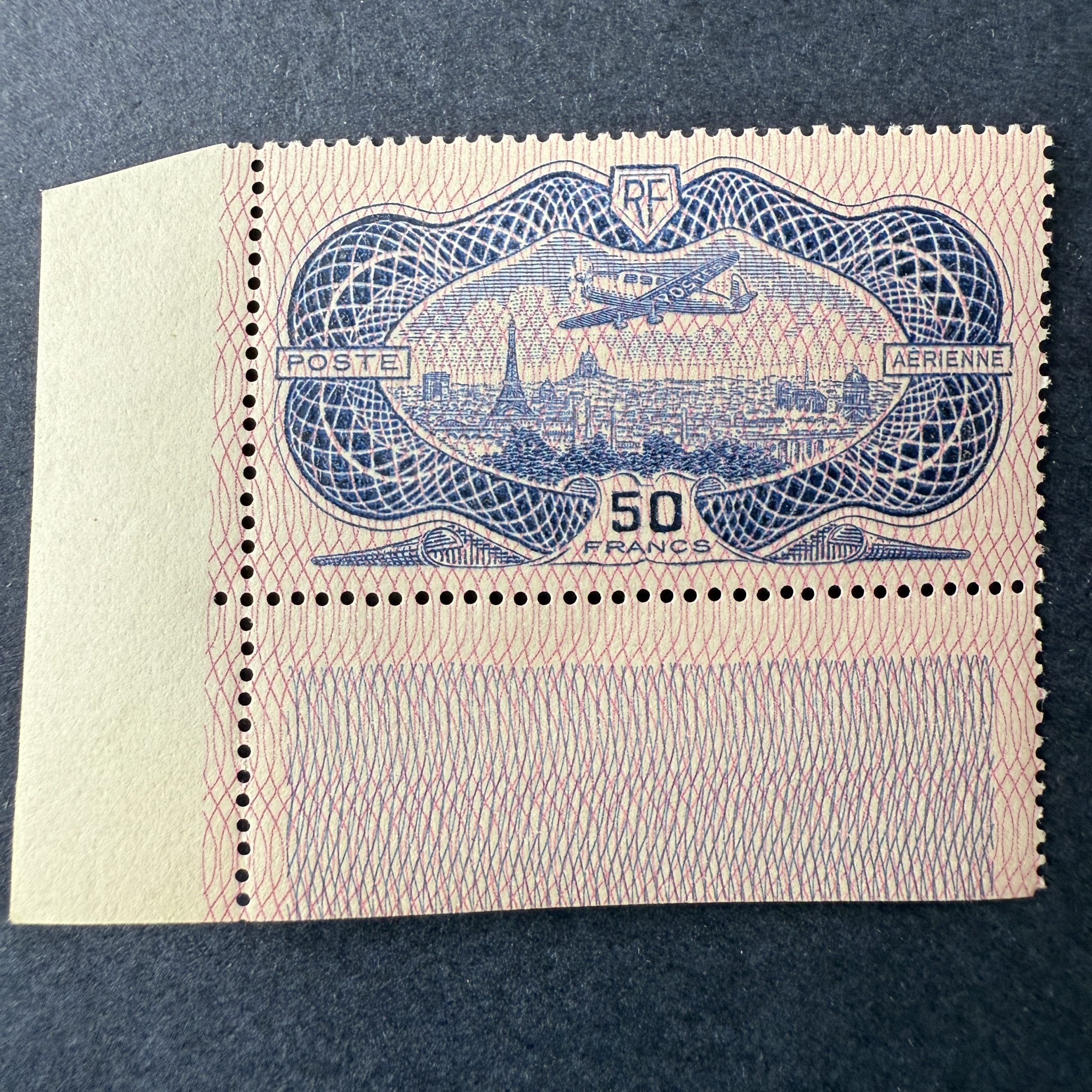 Poste Aérienne Y&T 15b "Burelé" renversé coin de feuille en NEUF * (infime) - TB