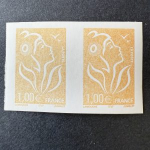 Y&T 3739 "Marianne Lamouche 1.00 €" paire non dentelé impression défectueuse en NEUF ** - TB