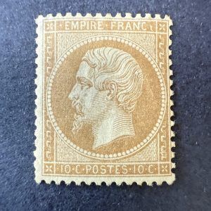 Yvert 21 "Napoléon 10c bistre" en neuf * - TB