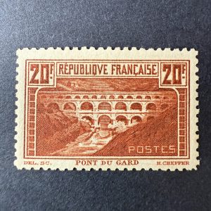Y&T 262B "Pont du Gard" dentelé 11 en neuf ** - TB signé Calves et Scheller