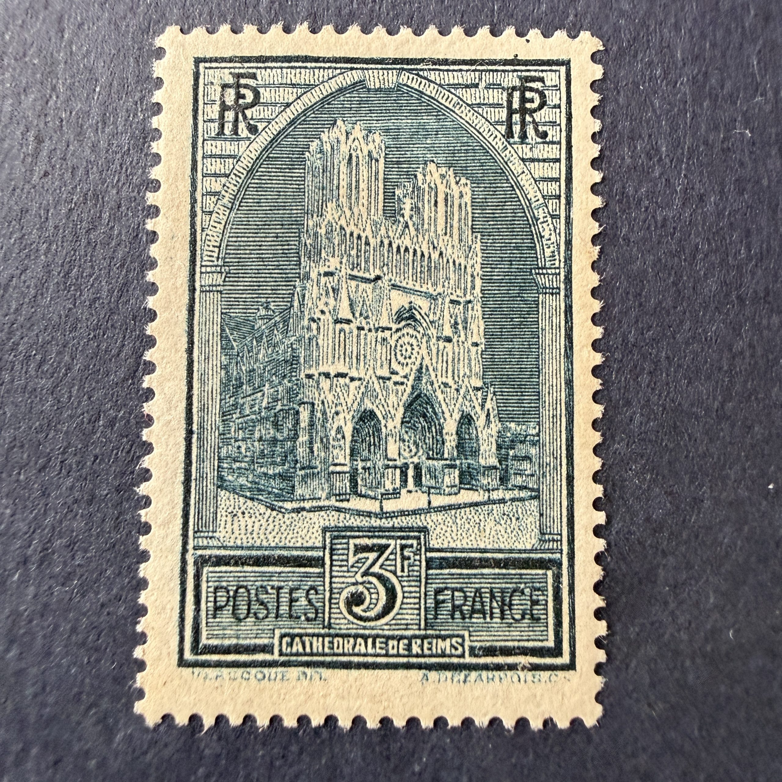 Y&T 259b, "Cathédrale de Reims type III" en NEUF ** - TB signé Calves