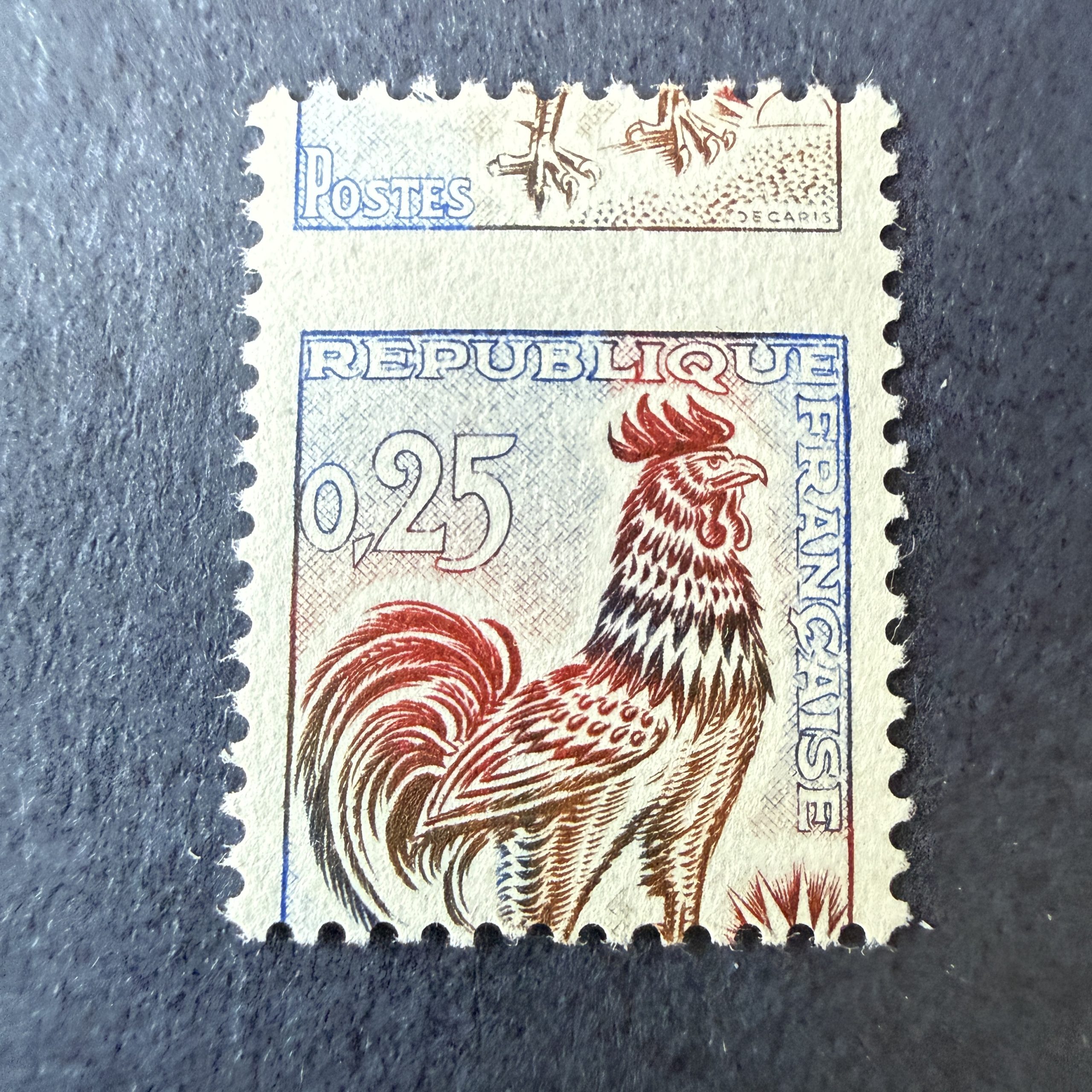 Y&T 1331f, "Coq de Decaris" piquage à cheval en neuf ** - TB