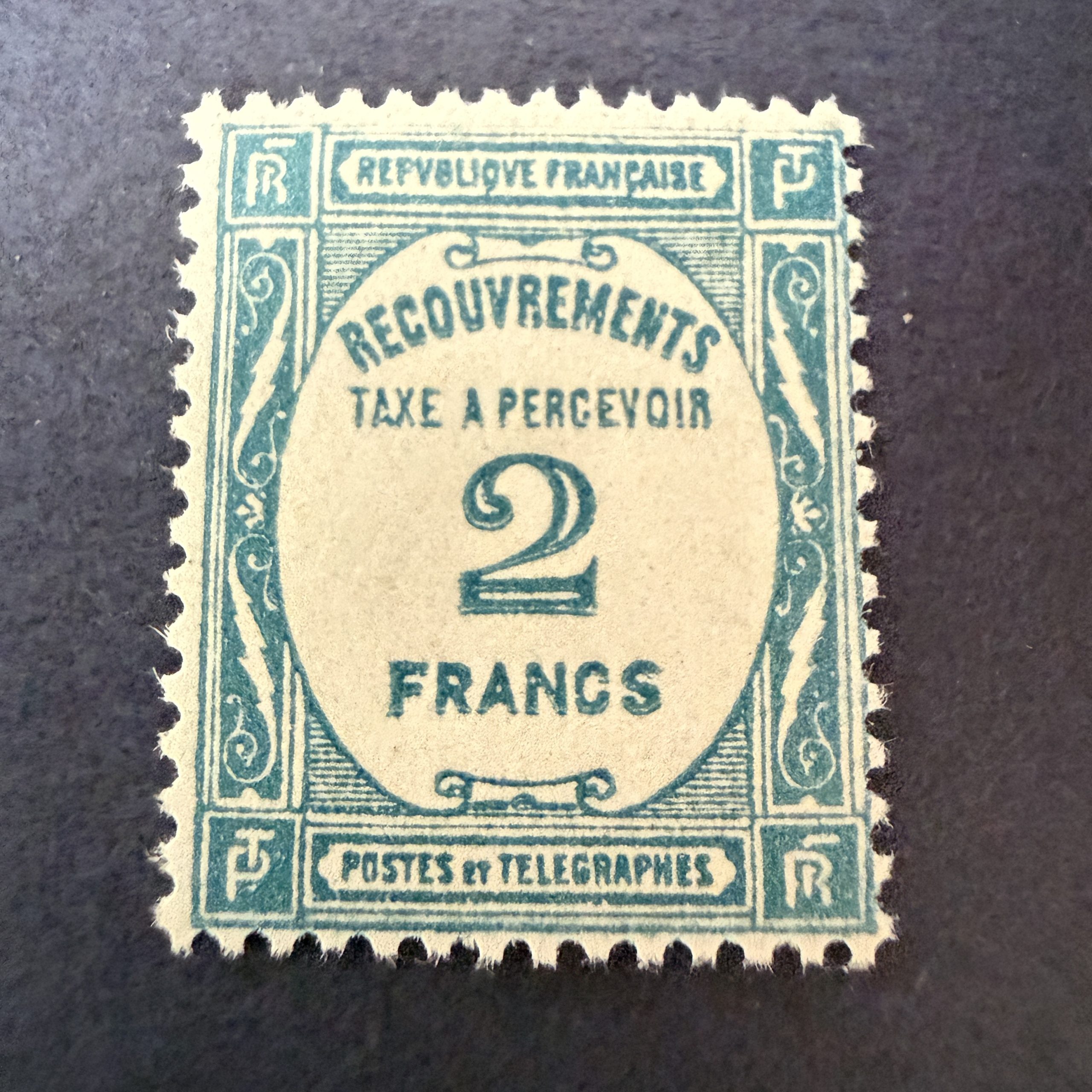 Taxe Y&T 61 "Recouvrement 2fr bleu" en neuf ** sans charnière. TB.