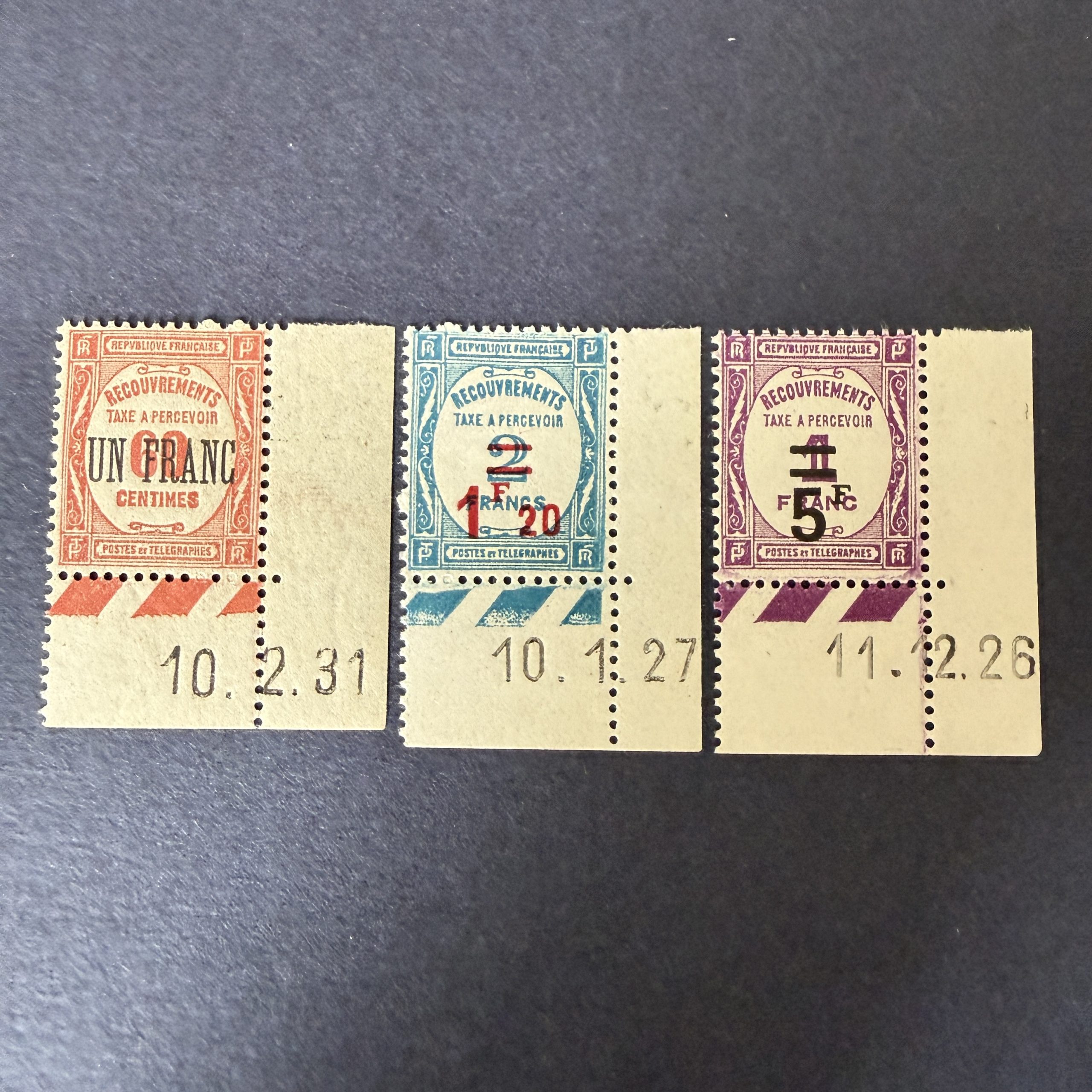 Taxe Y&T 63/65"Recouvrement surchargés" coins datés en neufs ** sans charnière. Superbes.