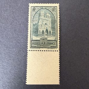 Y&T 259c "Cathédrale de Reims" bord de feuille type IV en neuf ** sans charnière. Superbe.