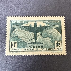 Y&T 321 "Traversée de l'Atlantique" en neuf ** sans charnière. TB.