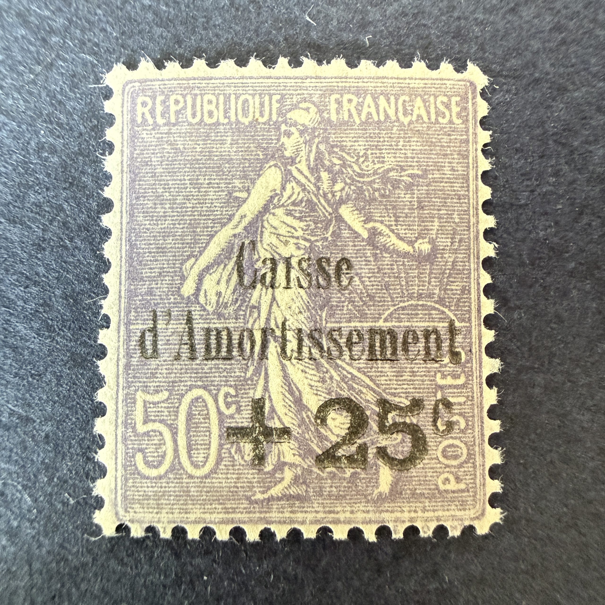 Y&T 276a "Caisse Amortissement" sans le point sur i de caisse en neuf * avec charnière (légère). TB.