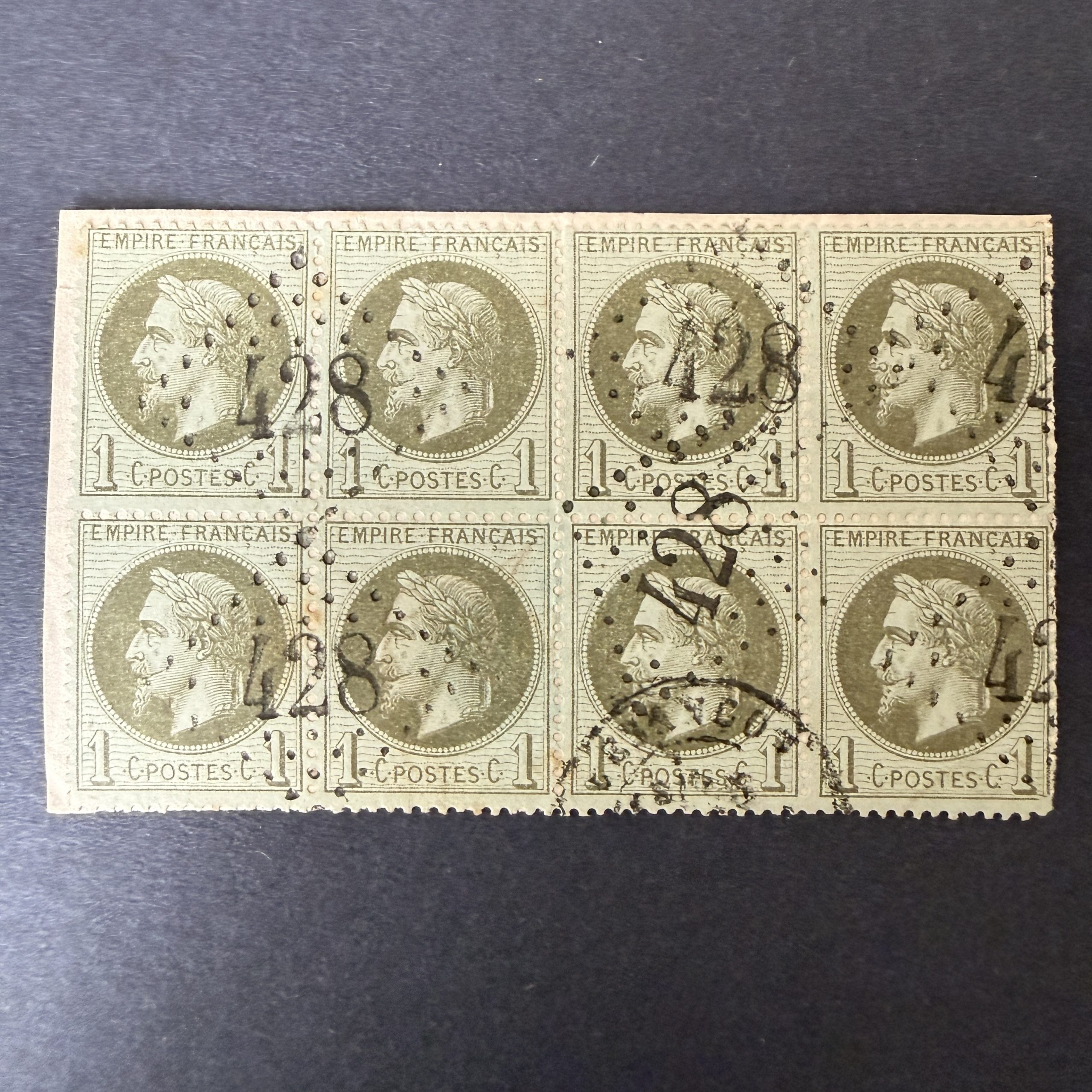 Y&T 25, "Napoléon lauré 1c olive" en bloc de 8 oblitérés - TB