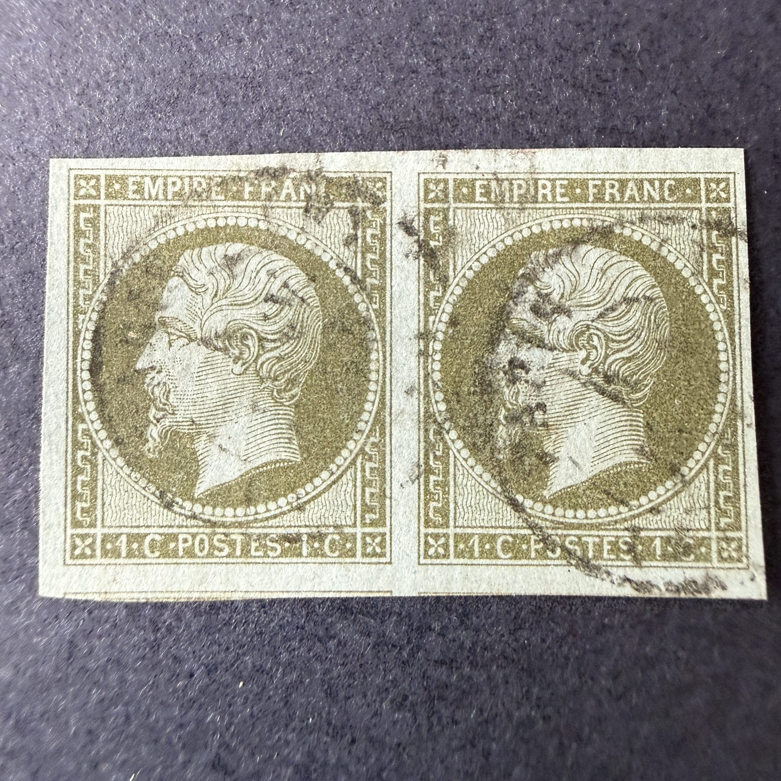 Y&T 11, "Napoléon 1c olive" en paire en oblitéré. Superbe.