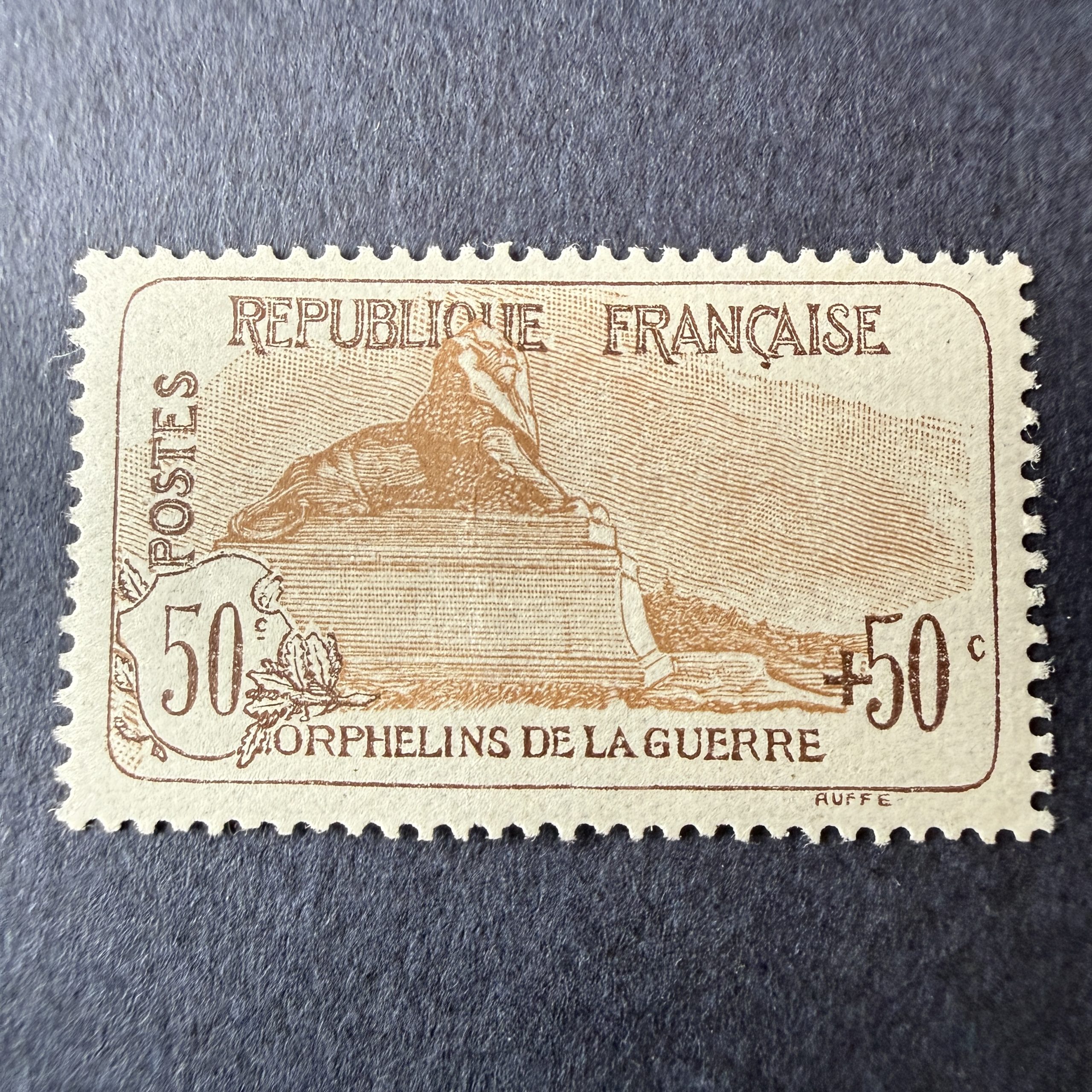 Y&T 153, "Orphelins 50c+50c" en neuf ** sans charnière. TB.
