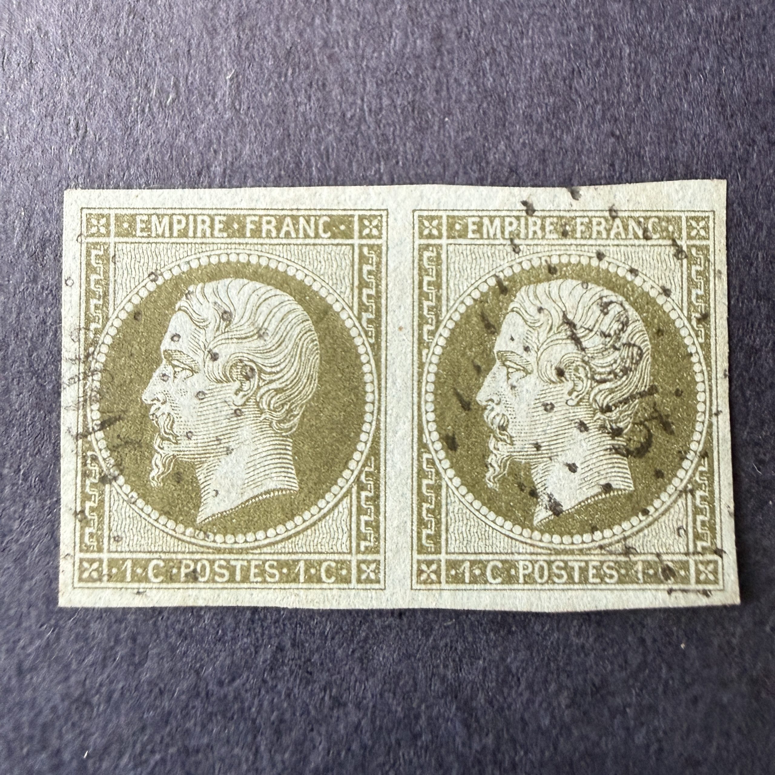 Y&T 11, "Napoléon 1c olive" en paire en oblitéré. Superbe.
