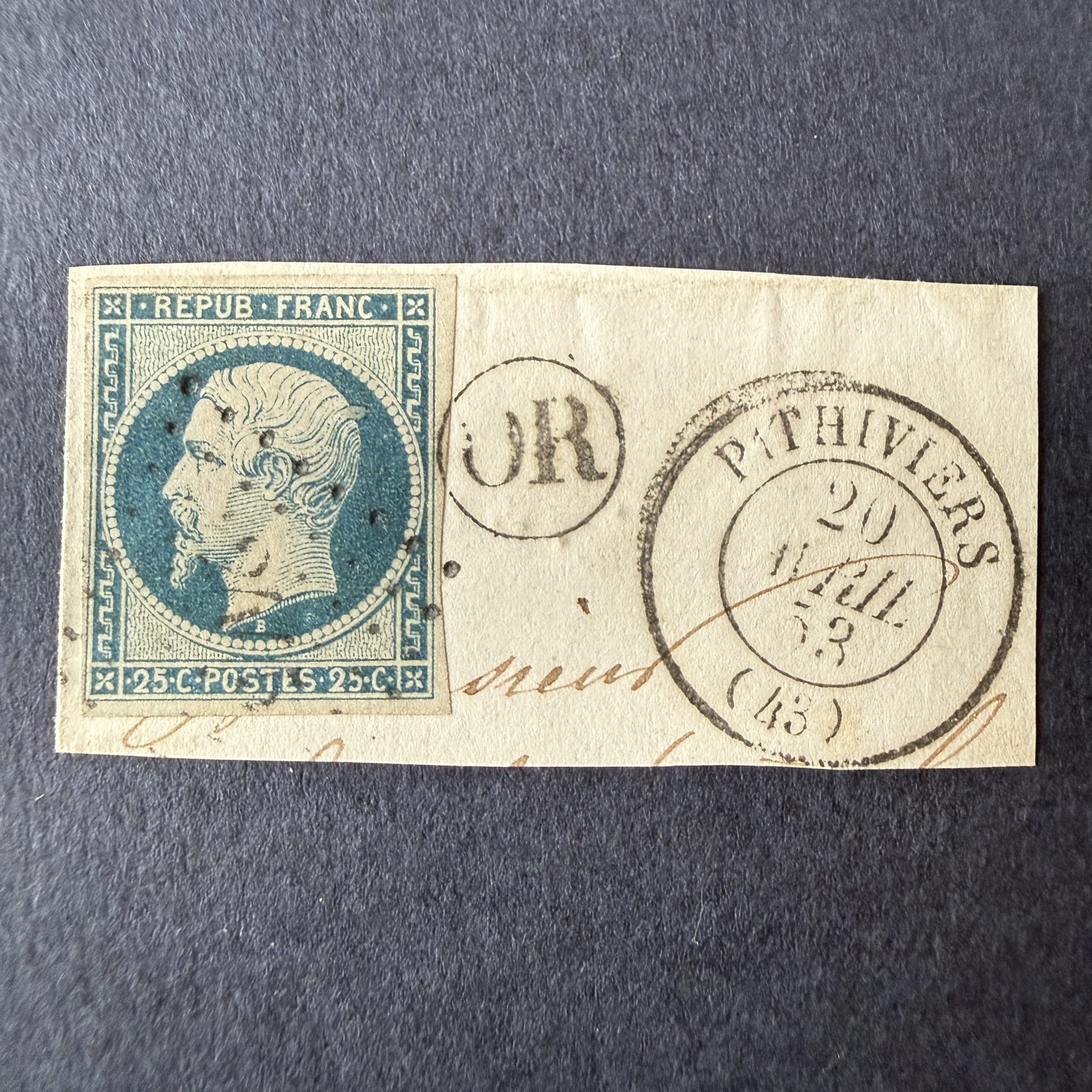 Y&T 10d, "Napoléon 10c bleu sur crème" en oblitéré sur fragment frappe OR. Signé Macovianu. Superbe.