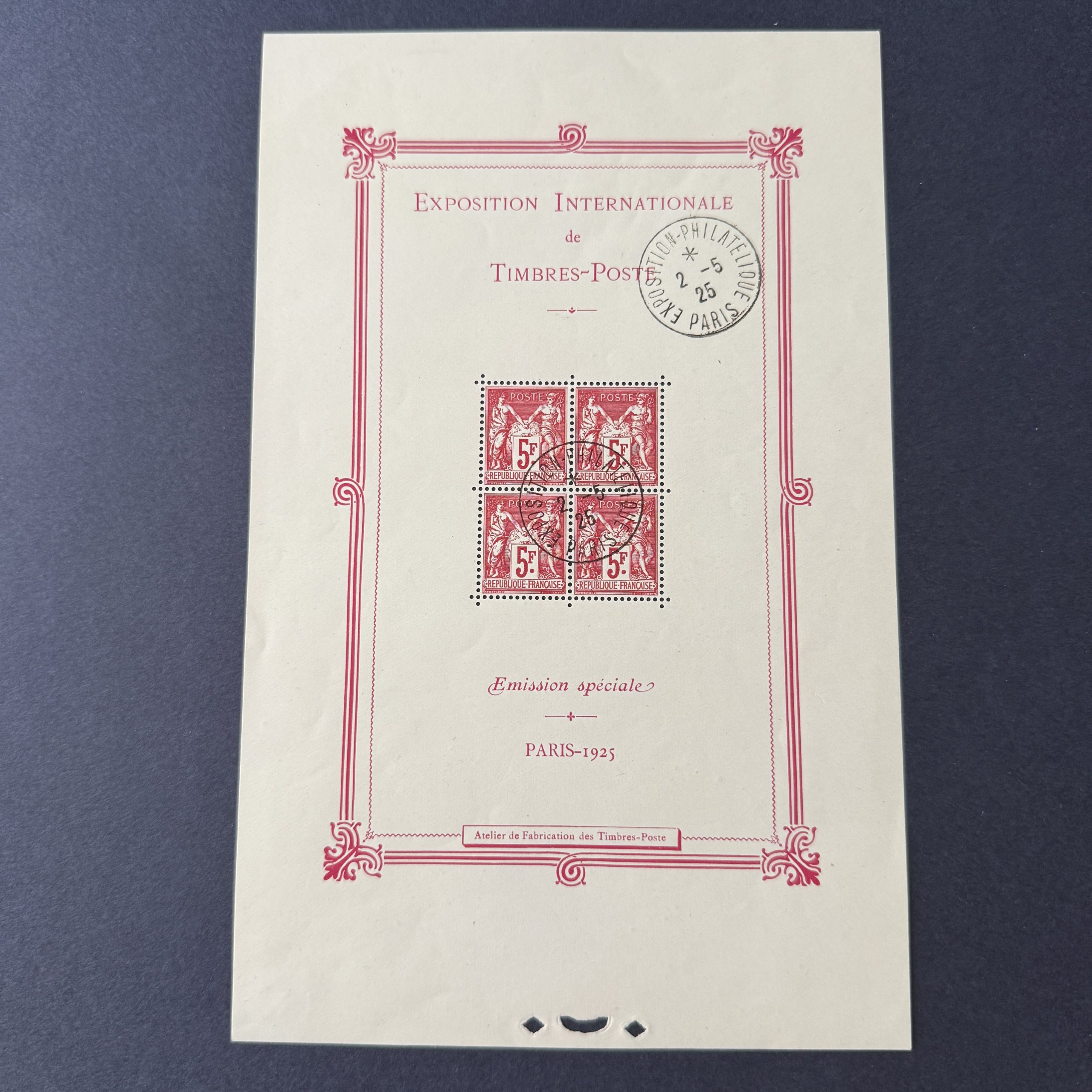 Bloc Y&T 1, "Exposition de Paris 1925" en oblitéré (gomme d'origine neuf **). TB.