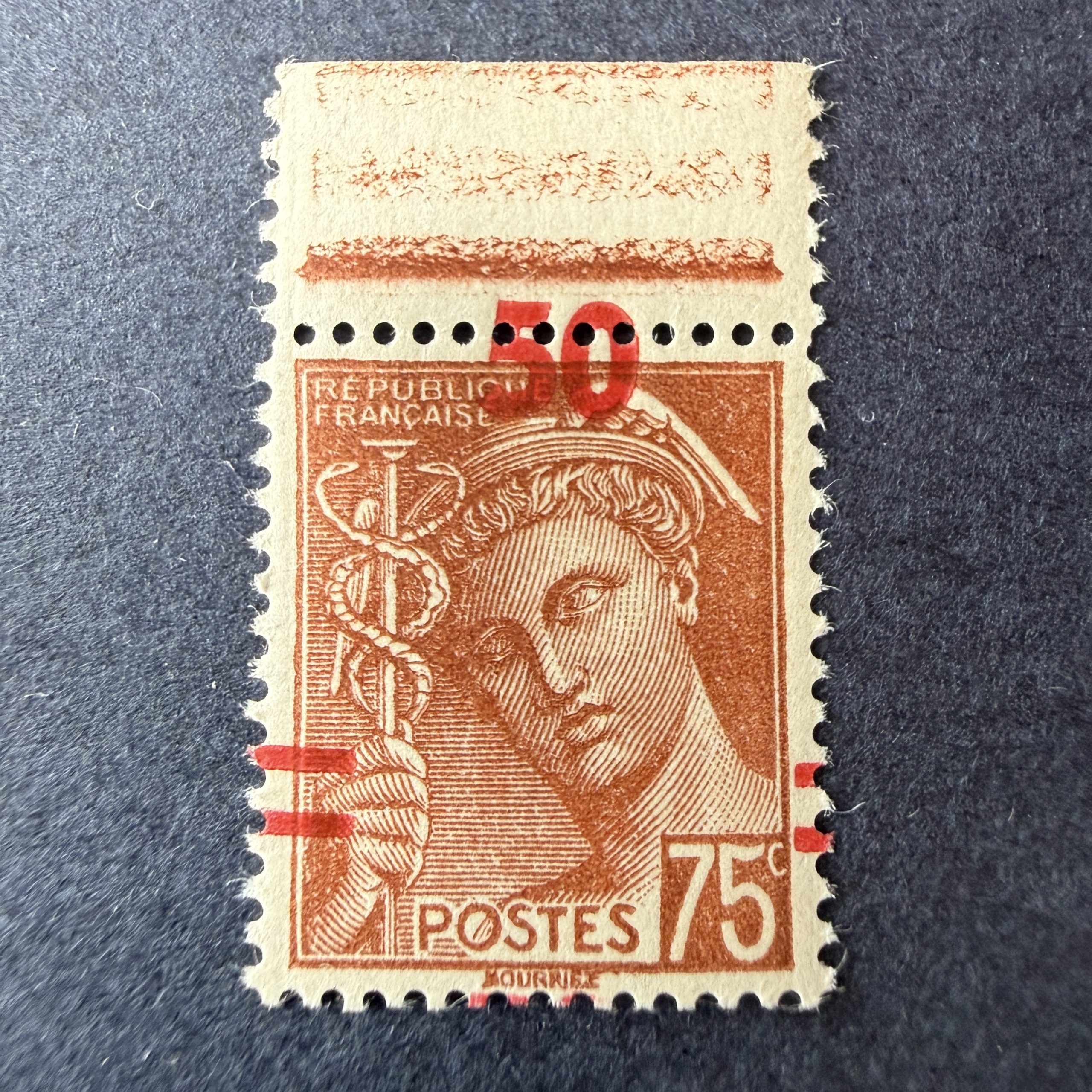 Y&T 477, "Mercure 50c sur 75c" variété surcharge en neuf **. Superbe.