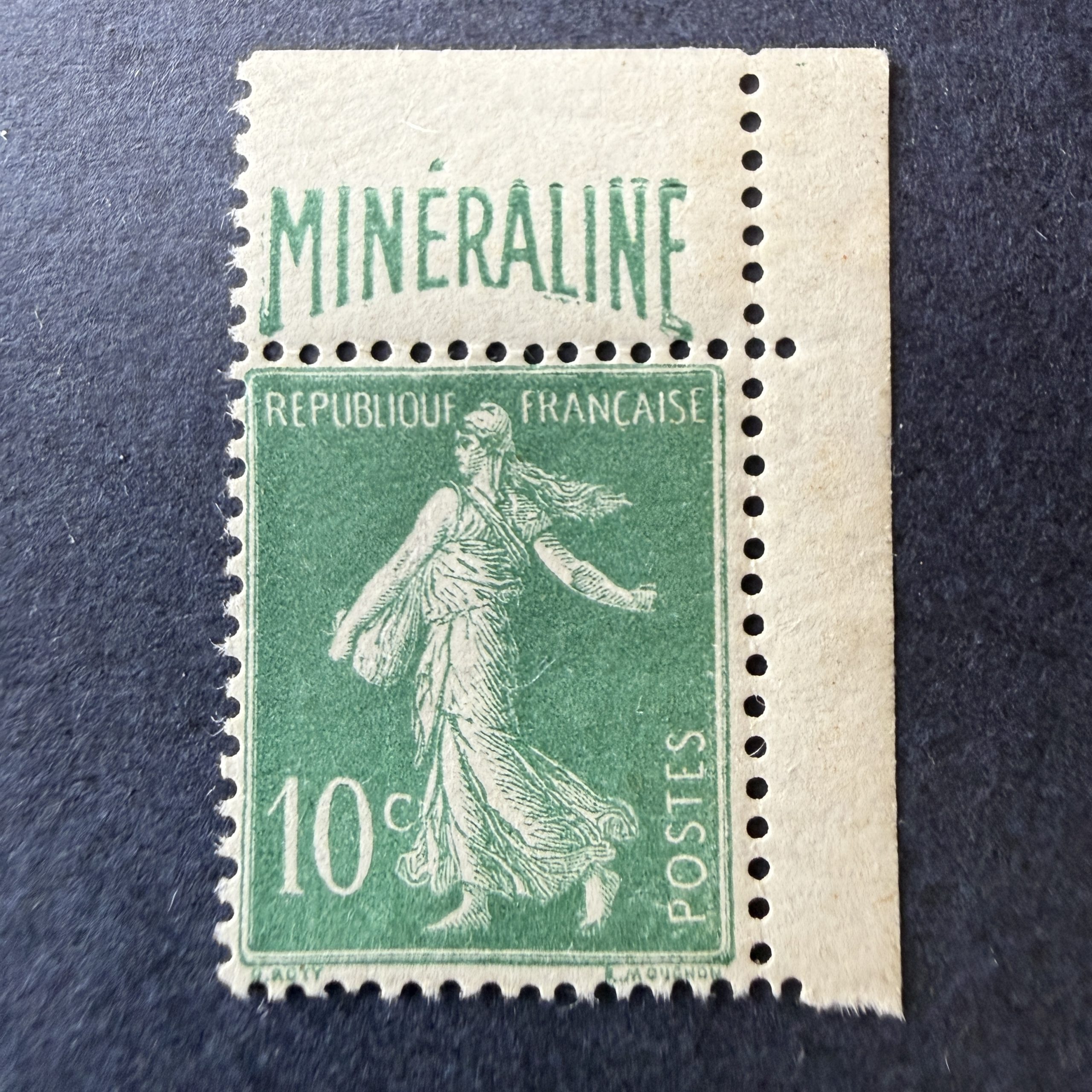 Y&T 188A, "Minéraline" coin de feuille en neuf **. Superbe.
