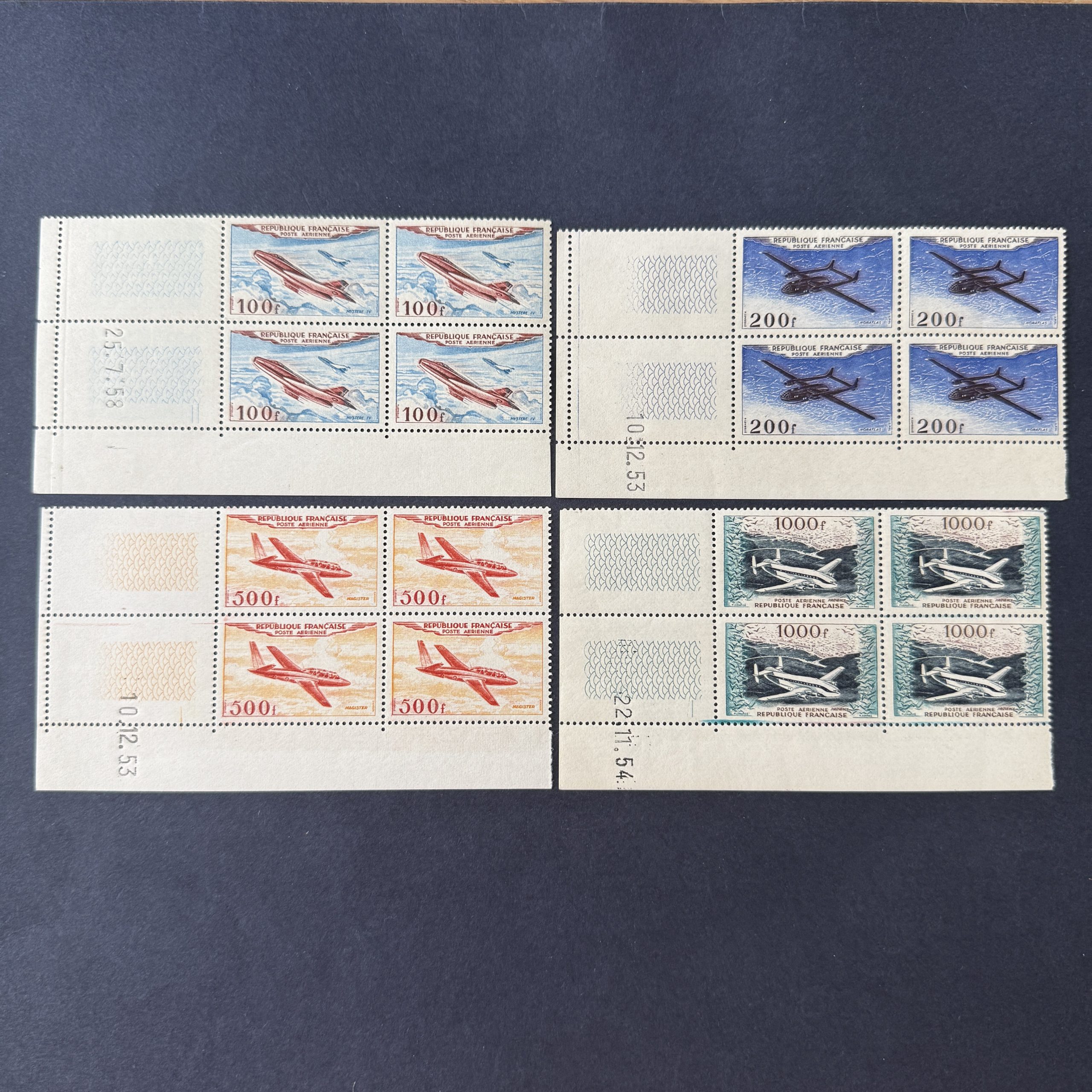 Poste Aérienne Y&T 30/33 "Prototypes" coins datés en neufs ** sans charnière. Superbes.