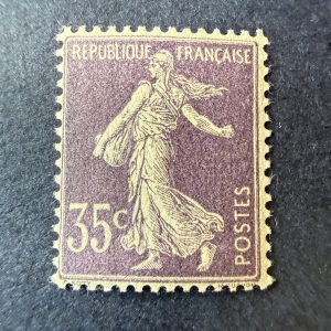 Yvert 136, "Semeuse 35c violet" en neuf ** sans charnière. Signé Scheller. Superbe.