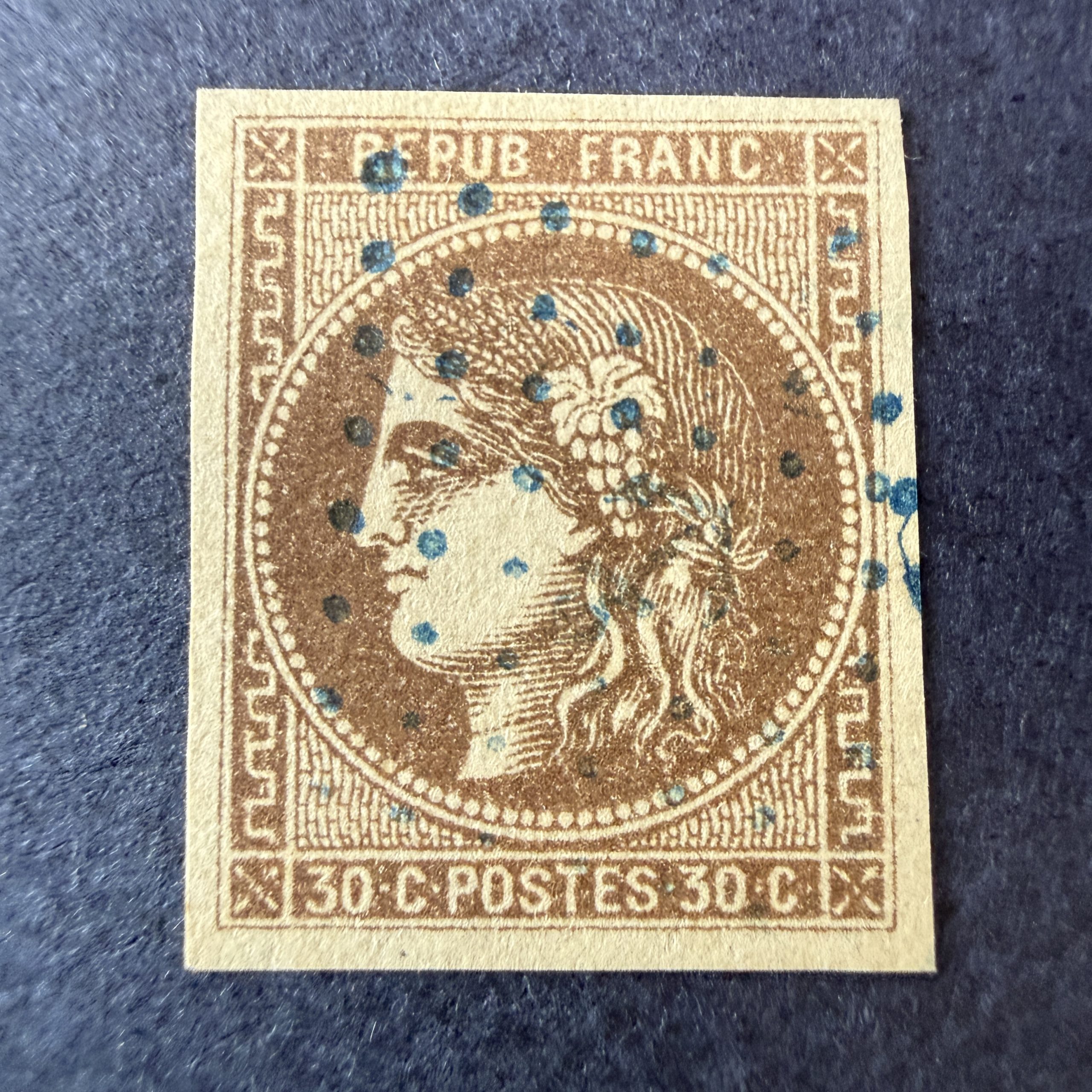 Yvert 47, "Bordeaux 30c brun" oblitéré ancre bleue. Signé Calves. Superbe.
