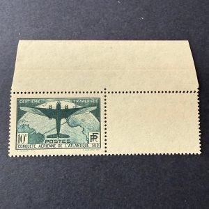 Yvert 321 "Traversée de l'atlantique" coin de feuille en neuf ** sans charnière. Superbe.