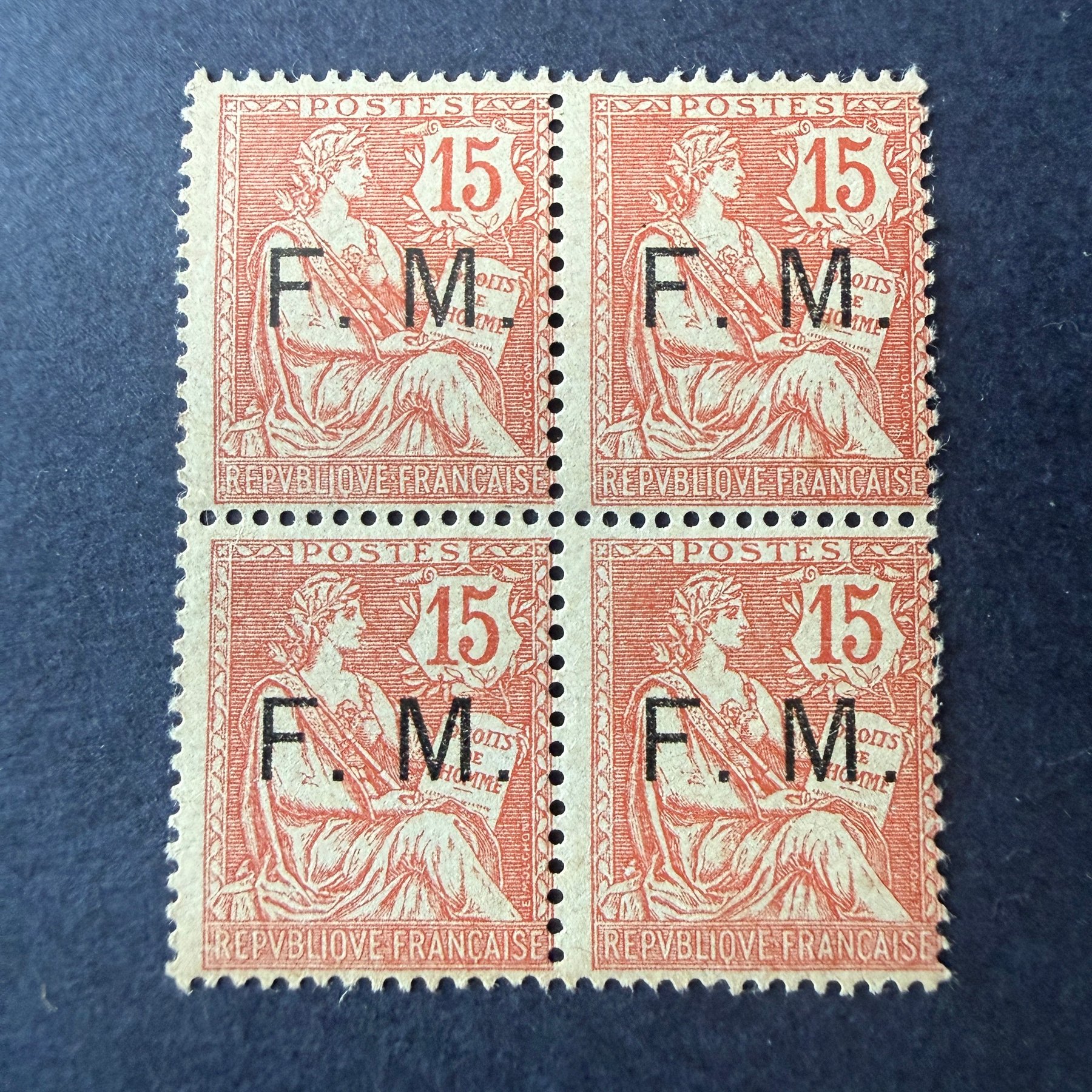 Franchise Militaire Yvert 2 "Mouchon 15c" bloc 4 en neufs ** sans charnière. TB.