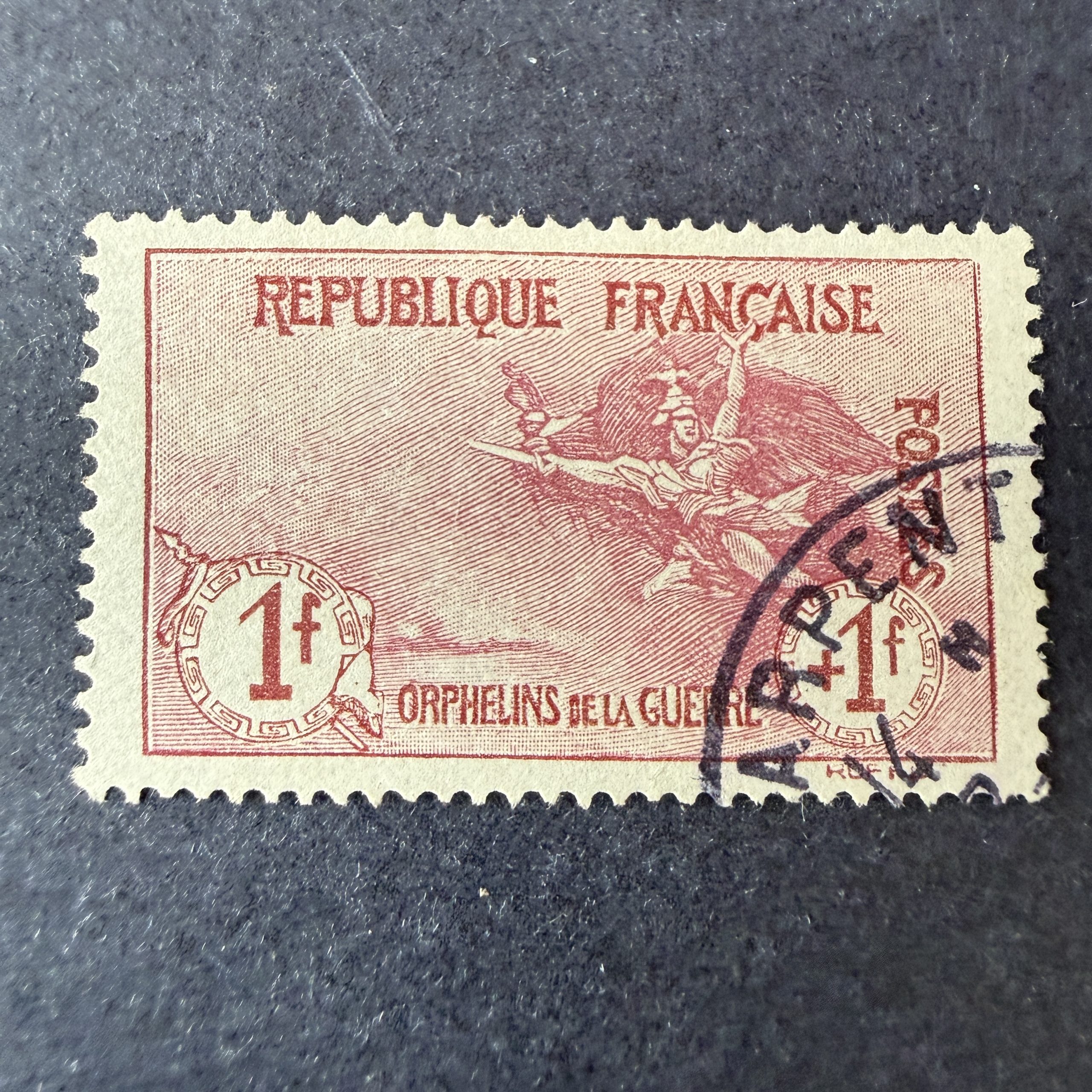 Yvert 154 "Orphelins 1fr+1fr" en oblitéré. Superbe.