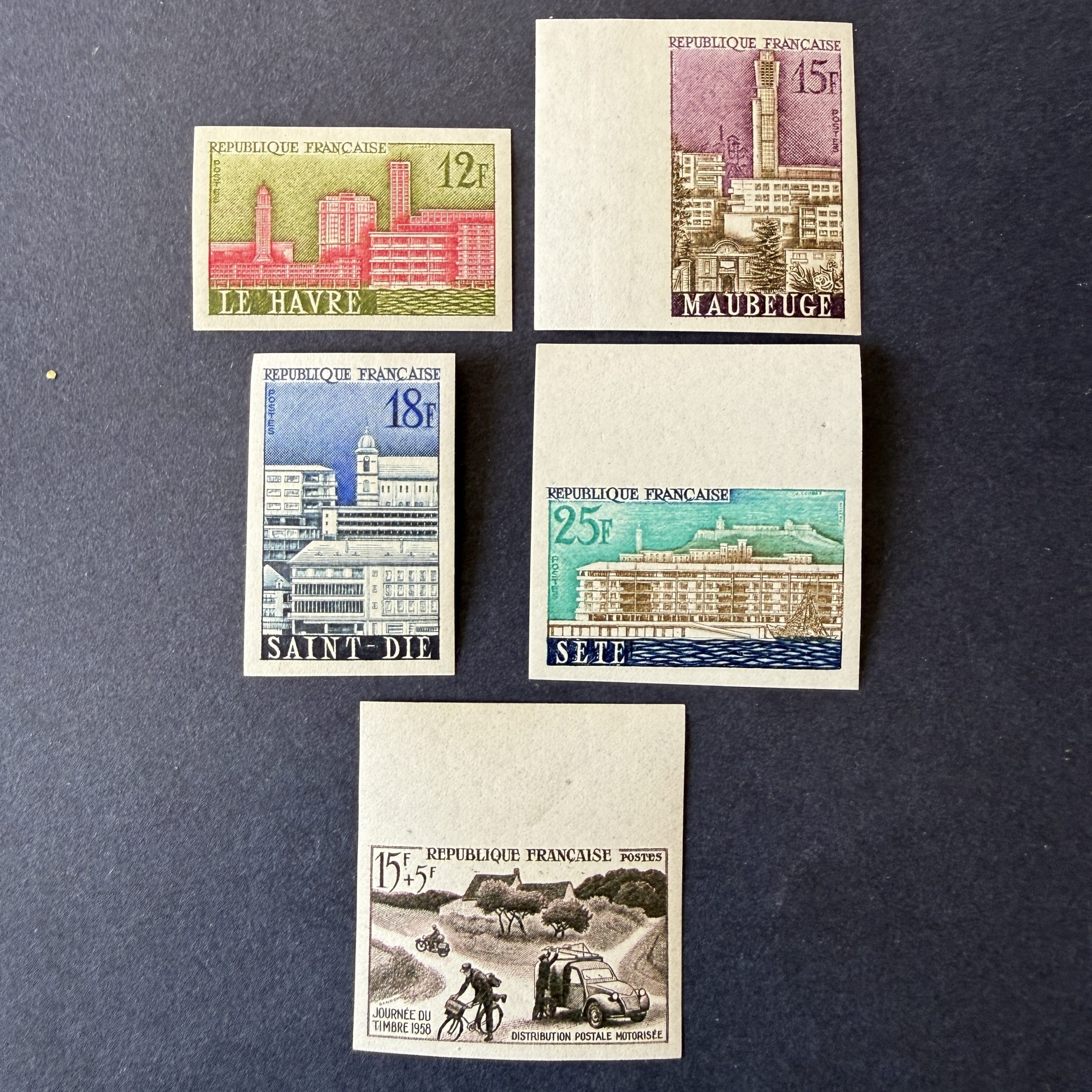 Yvert 1151/1155 "Villes reconstruites" non dentelés en neufs **. SUP.