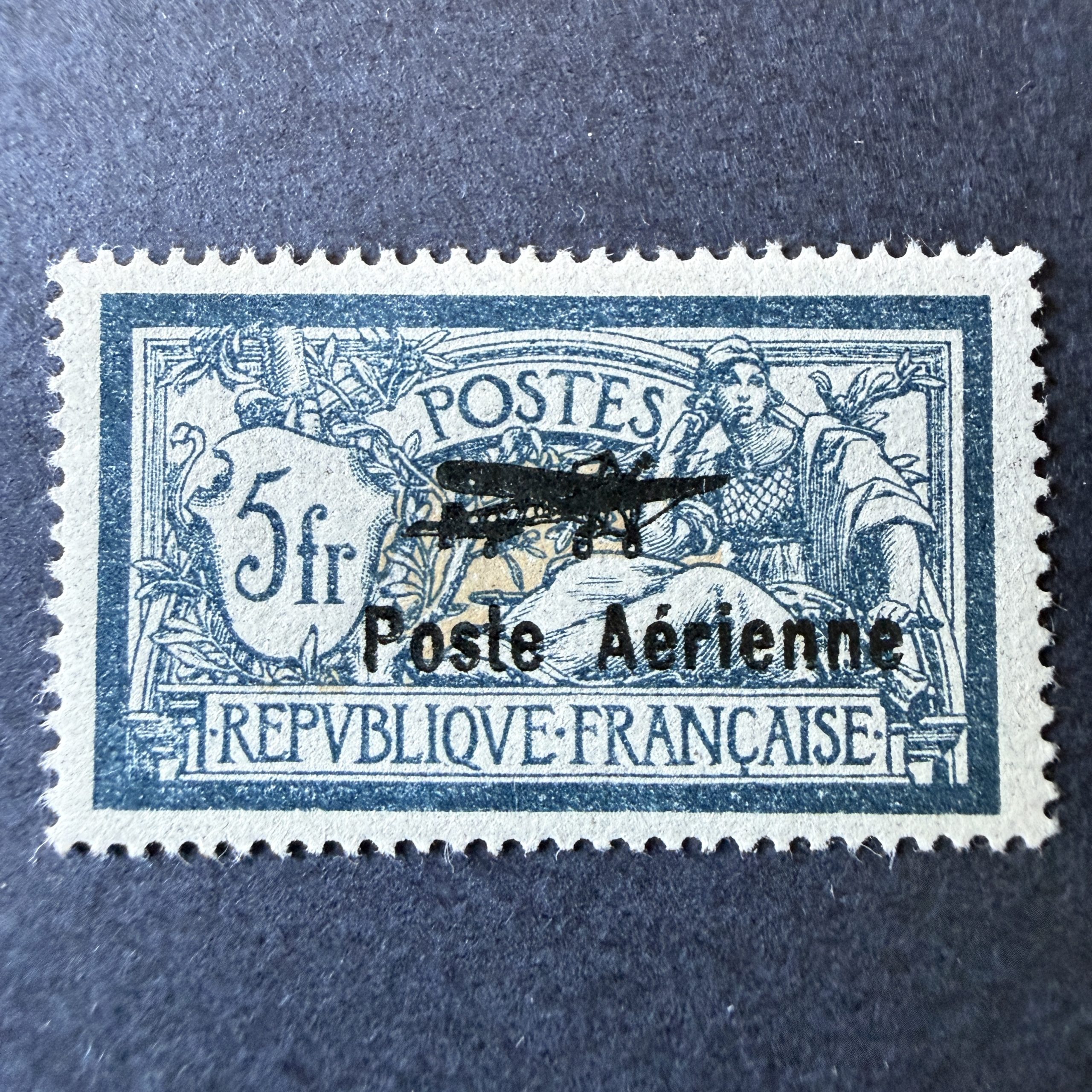 Poste Aérienne Yvert 2 "Merson 5fr" centré en neuf **. Superbe.