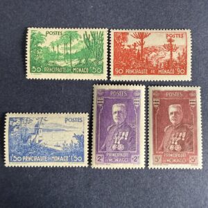 Monaco Yvert 135/139 "Jardins et Effigies" en neufs **. TB.